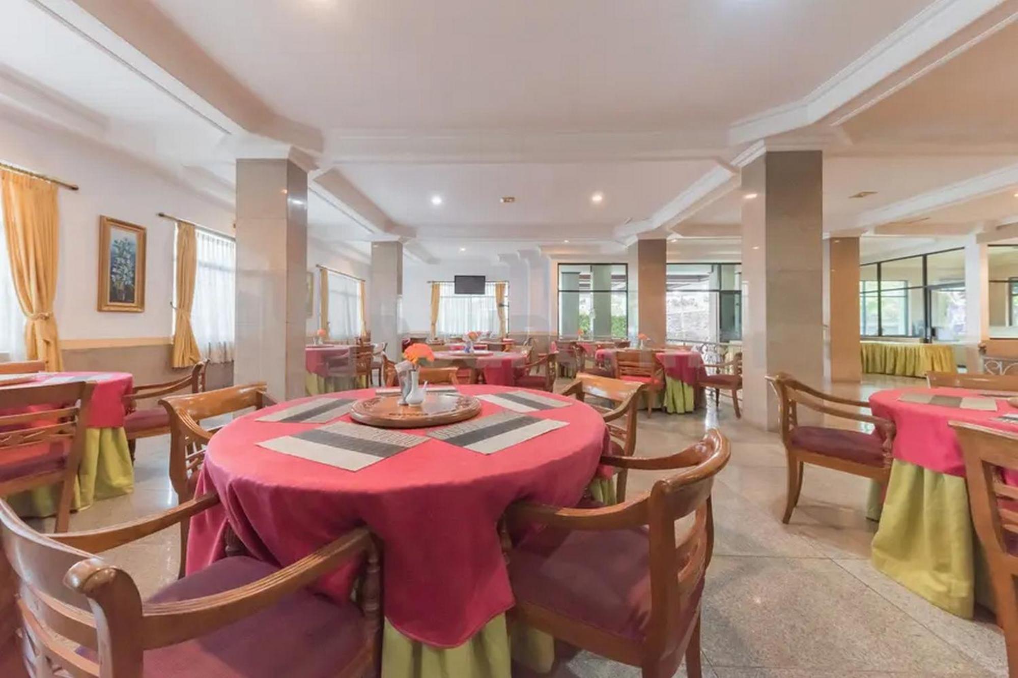 Hotel Ayong Linggarjati Kuningan Mitra Reddoorz מראה חיצוני תמונה
