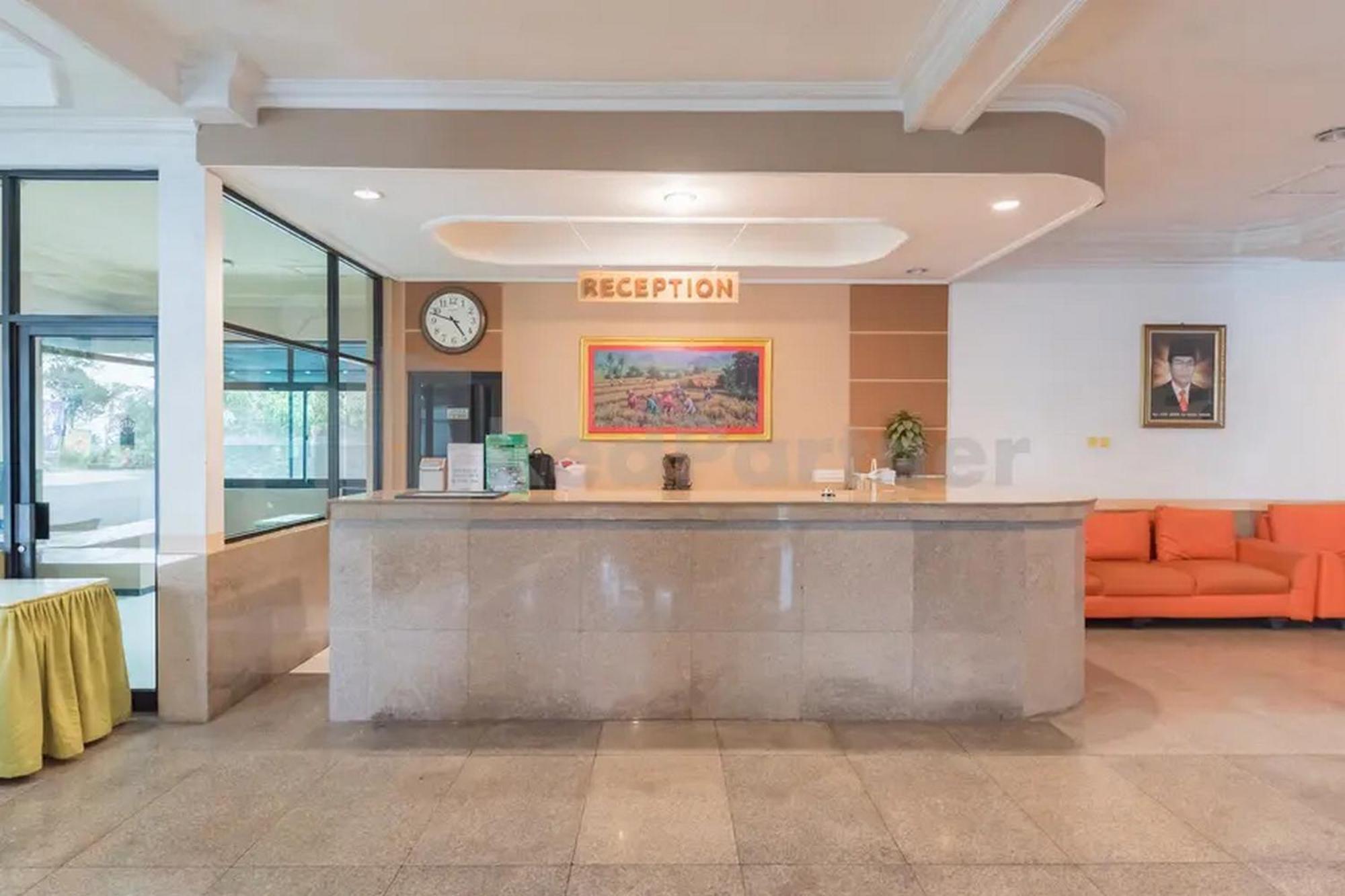 Hotel Ayong Linggarjati Kuningan Mitra Reddoorz מראה חיצוני תמונה