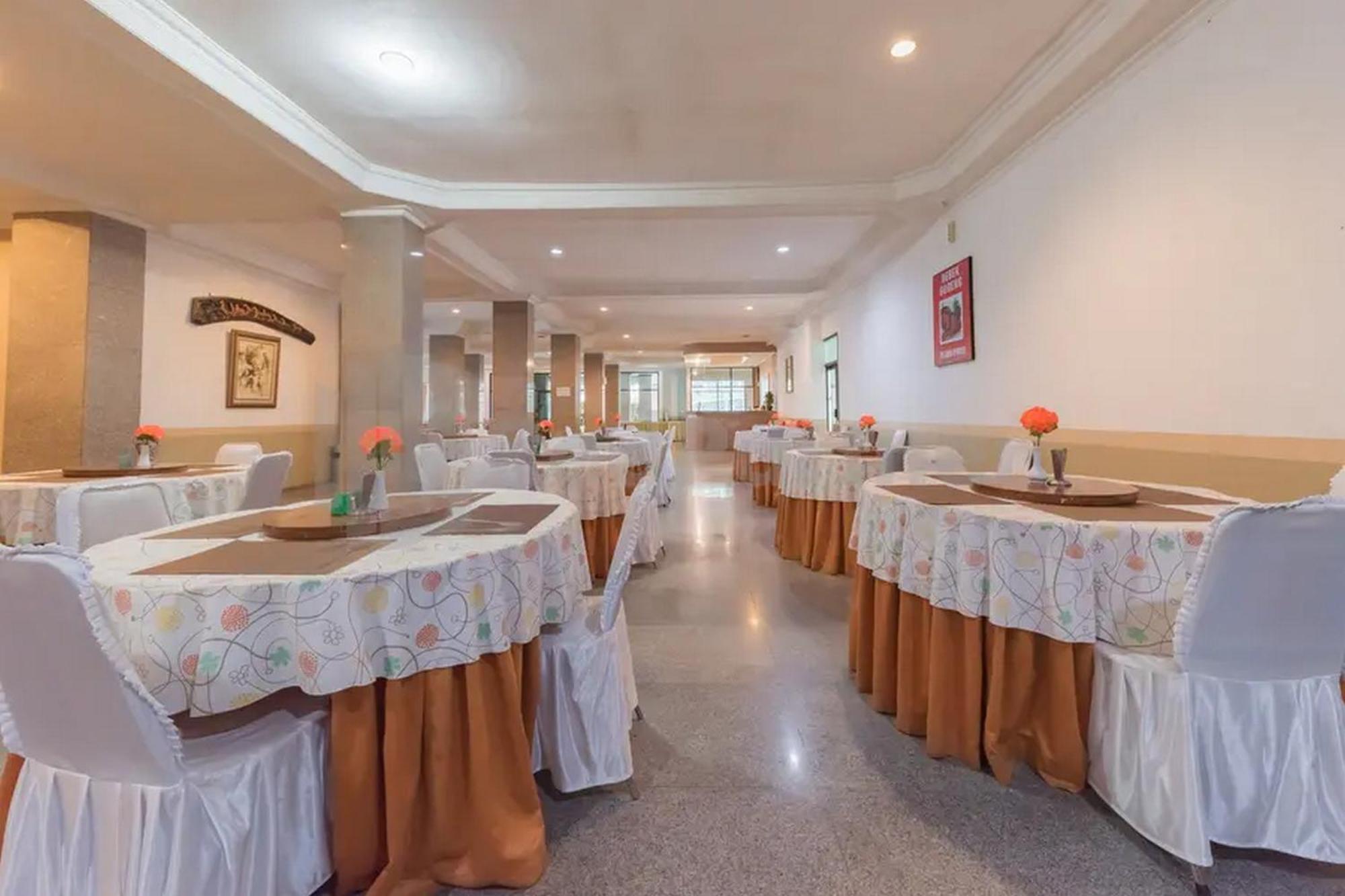 Hotel Ayong Linggarjati Kuningan Mitra Reddoorz מראה חיצוני תמונה