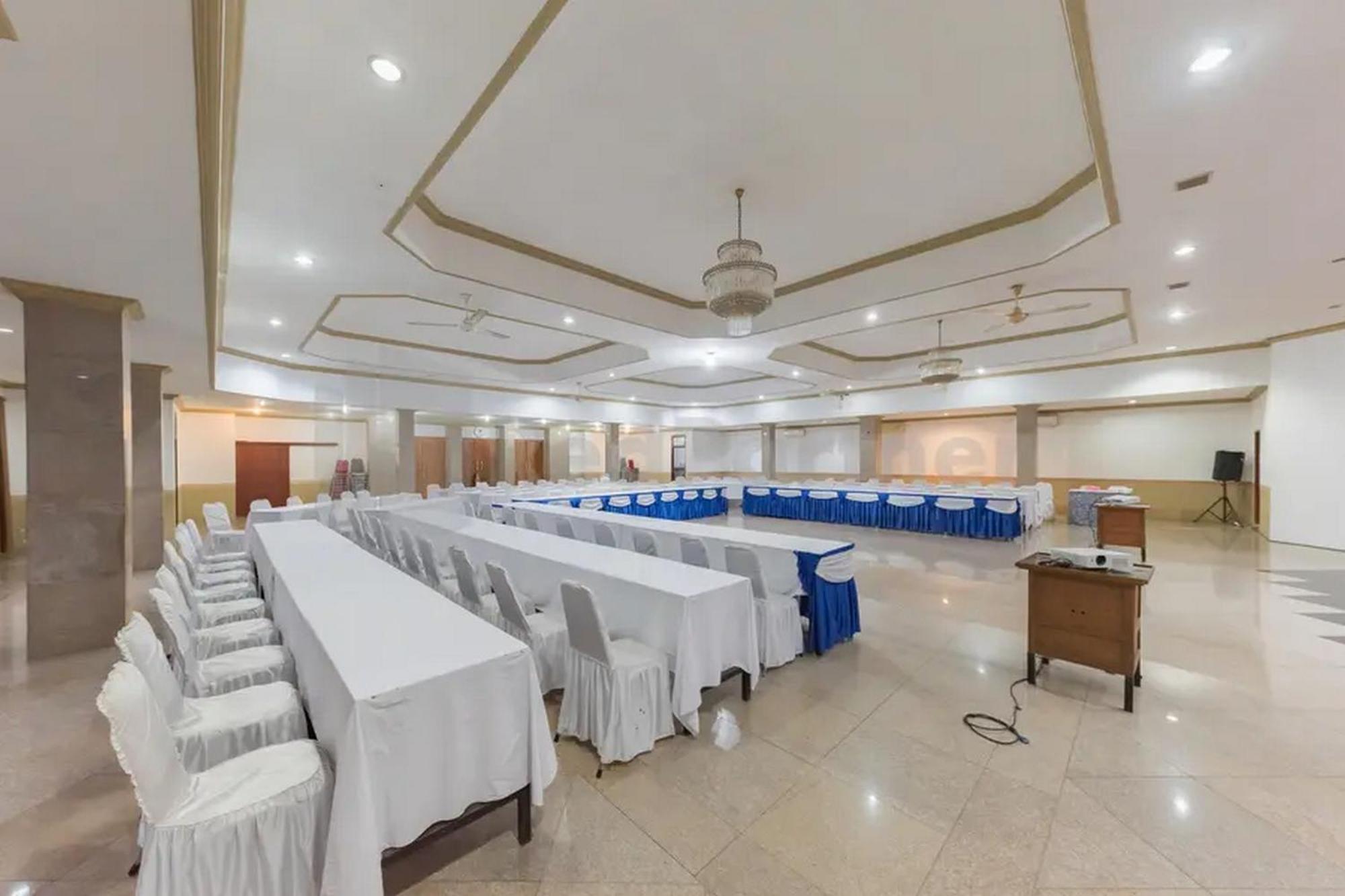 Hotel Ayong Linggarjati Kuningan Mitra Reddoorz מראה חיצוני תמונה