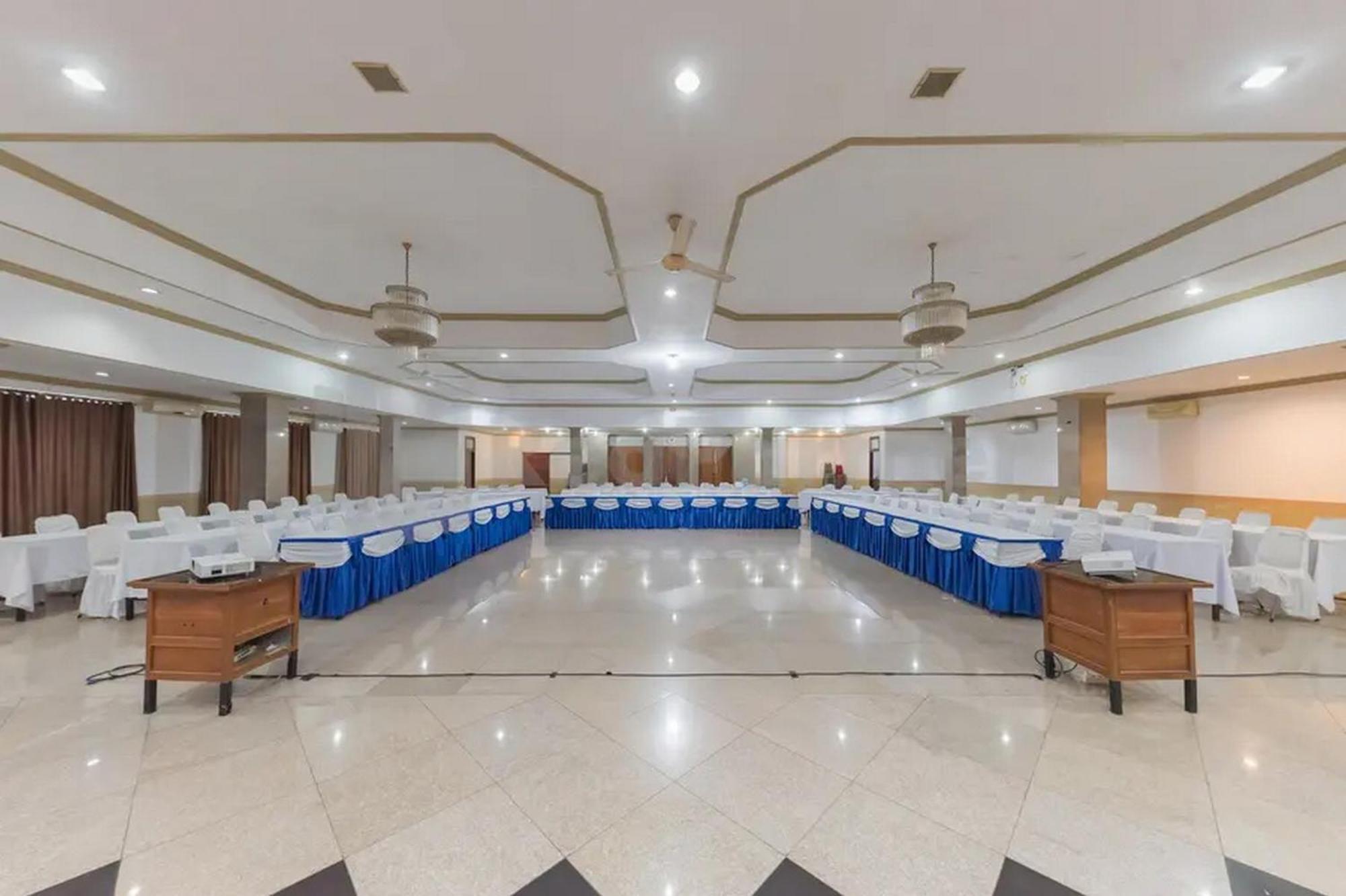 Hotel Ayong Linggarjati Kuningan Mitra Reddoorz מראה חיצוני תמונה