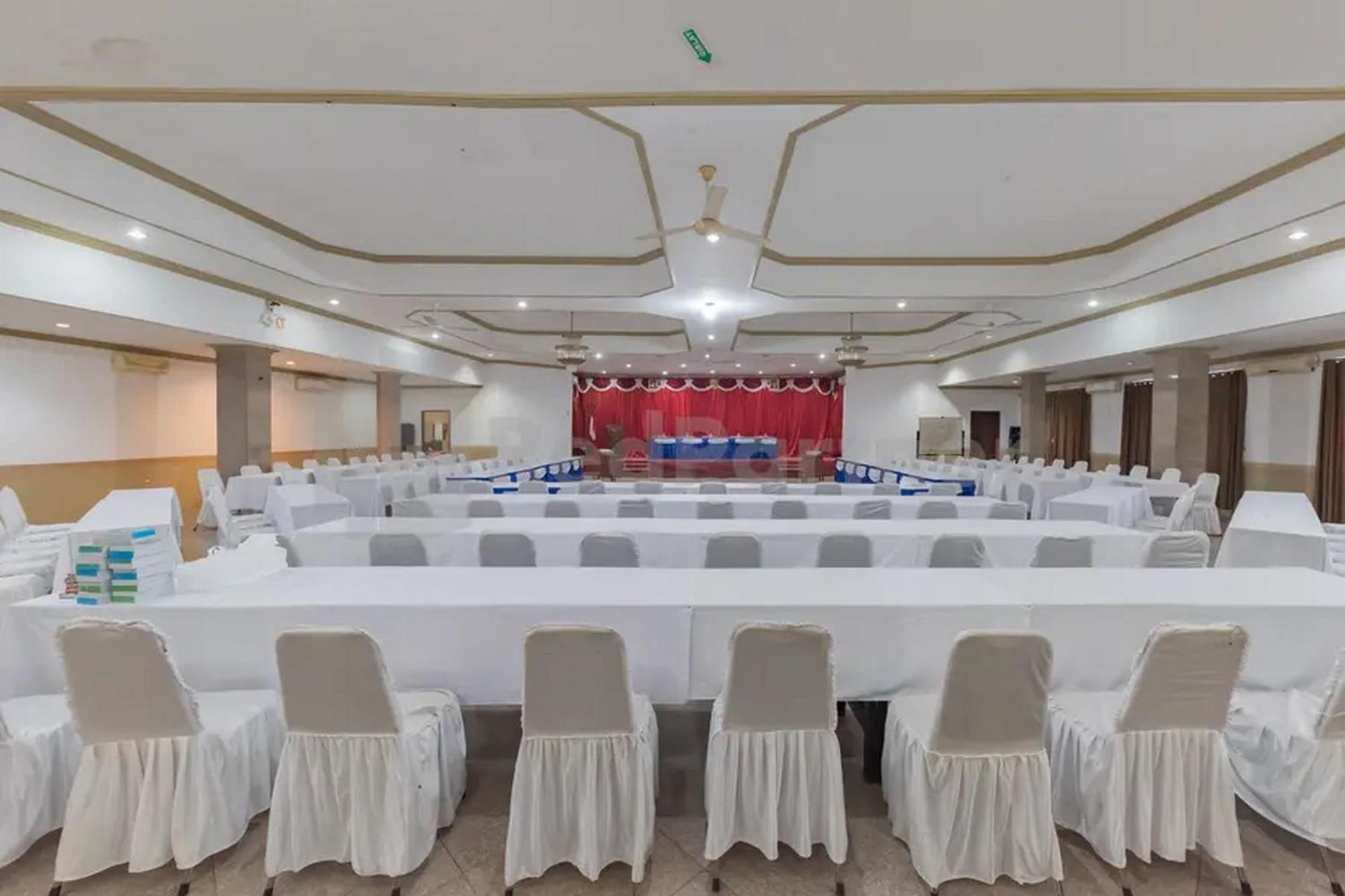 Hotel Ayong Linggarjati Kuningan Mitra Reddoorz מראה חיצוני תמונה