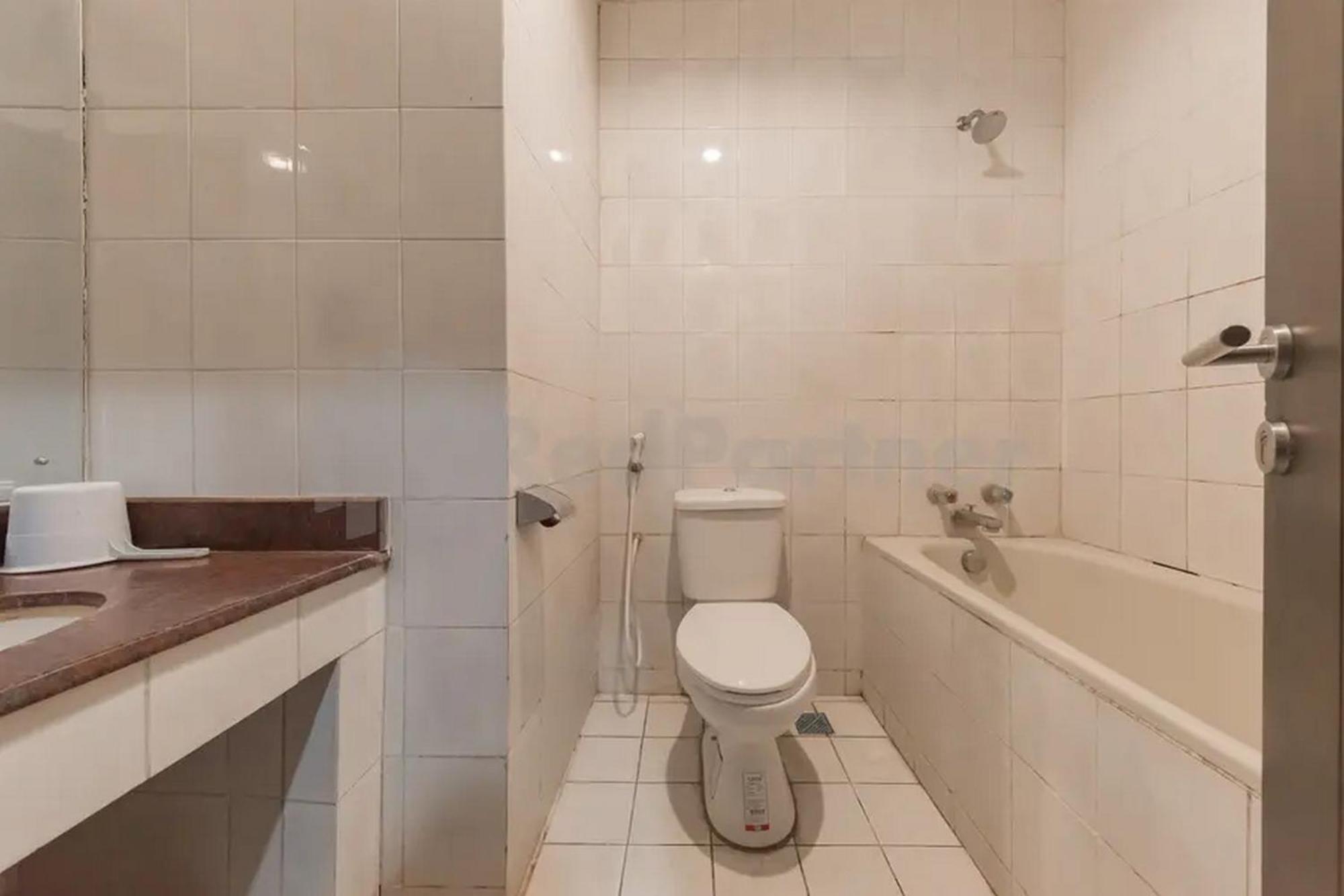 Hotel Ayong Linggarjati Kuningan Mitra Reddoorz מראה חיצוני תמונה