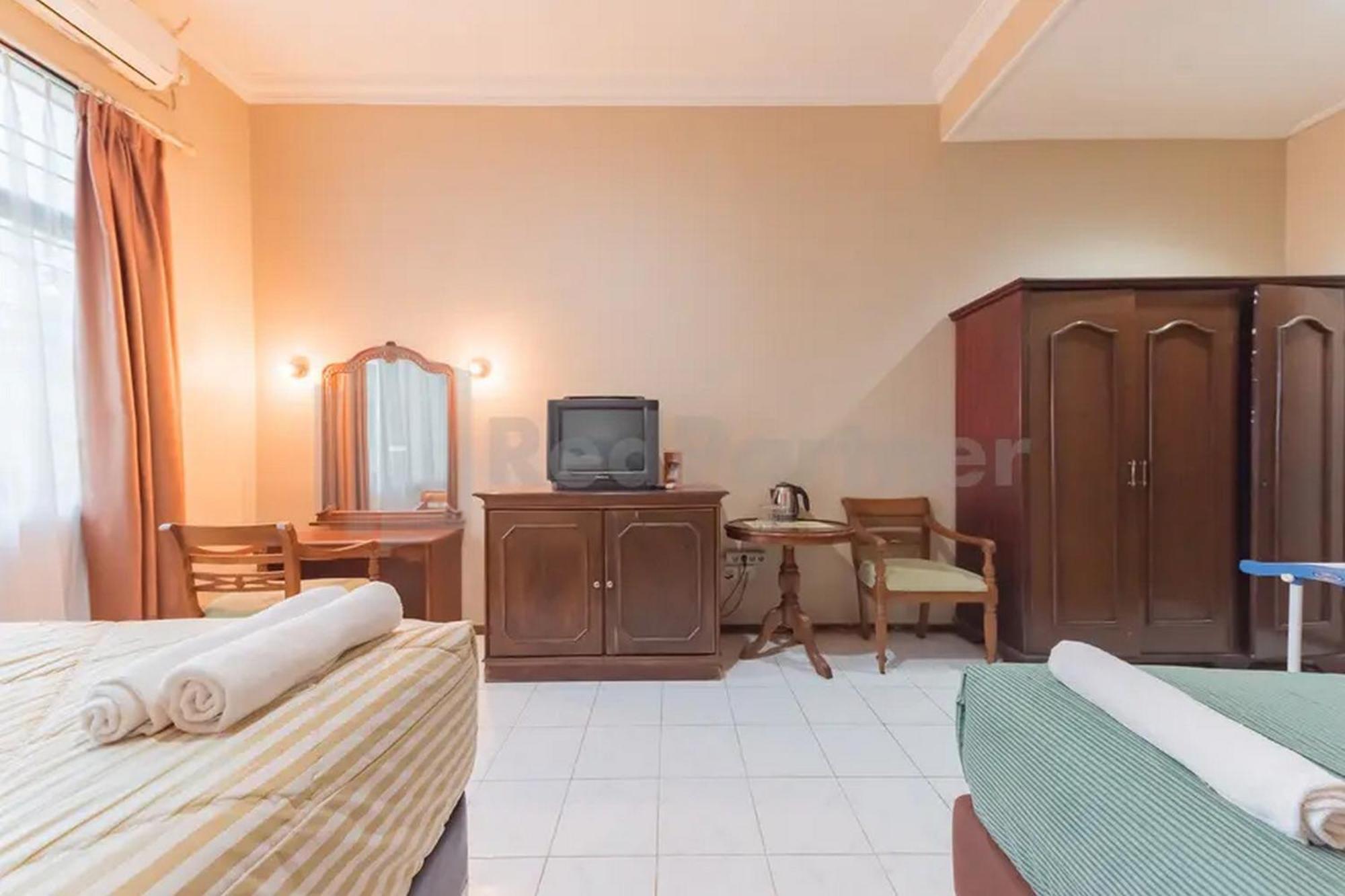 Hotel Ayong Linggarjati Kuningan Mitra Reddoorz מראה חיצוני תמונה